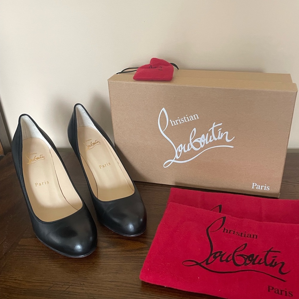 Authentic Christian Louboutin Simple Pump